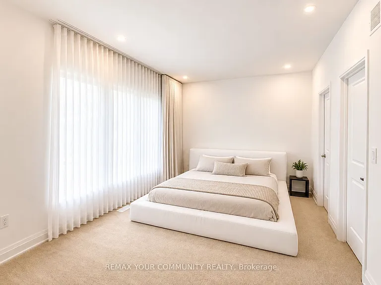 39 Persica St — Photo 13