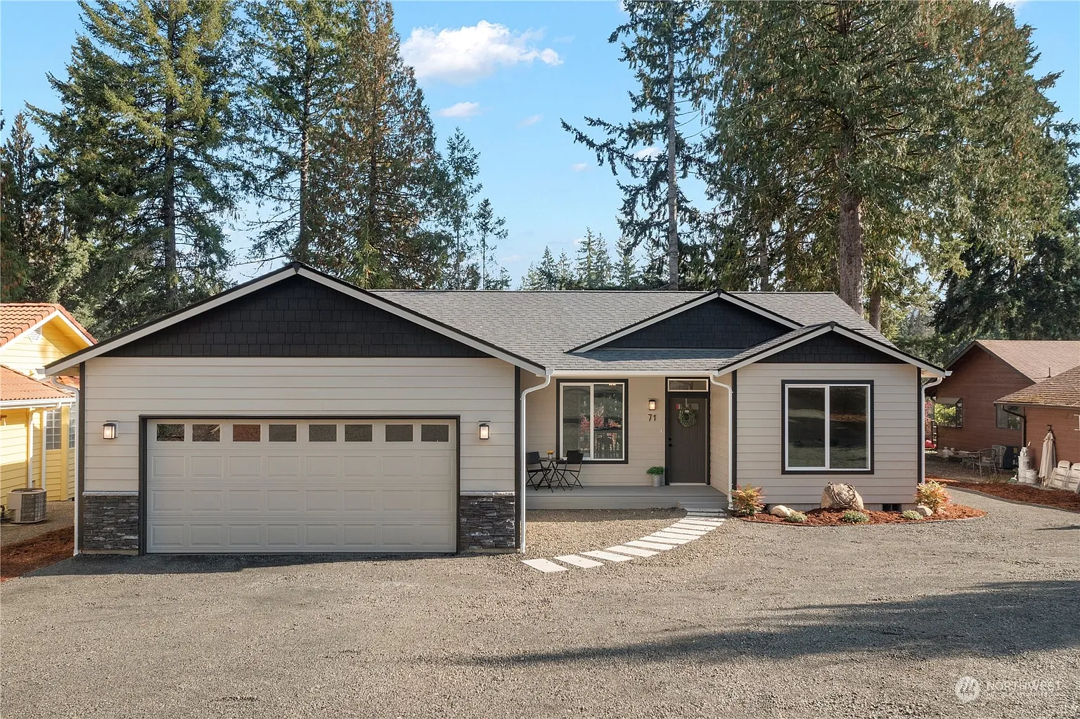 71 E Connemara Way photo 1