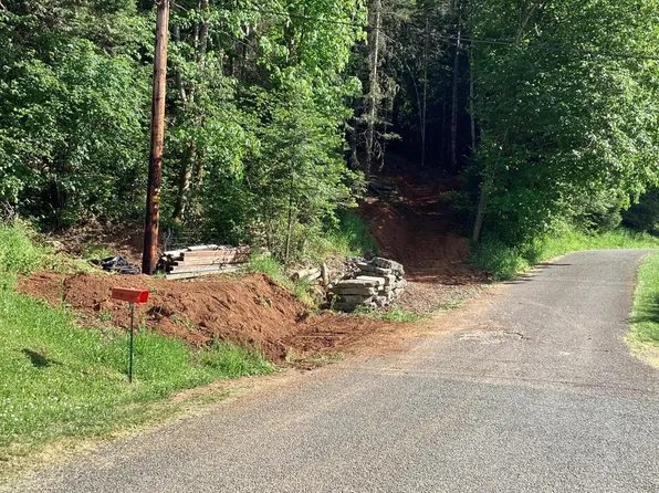 342 5th St, Glendale, OR 97442