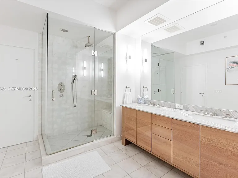 50 S Pointe Dr #701 — Photo 42