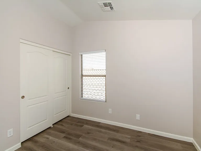5648 W Southgate Ave — Photo 14
