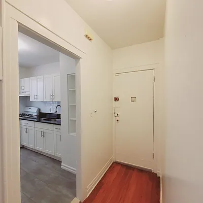 Rented by New York Residence | media 27