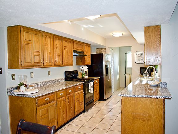 3rd image of 7006 Forestview Dr