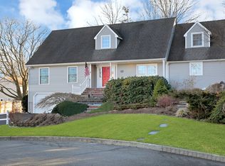 23 Broad River Ln, Southport, CT 06890