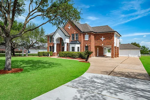 7211 Savannah Glen Ln W Photo 1