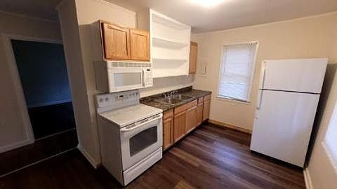 2nd image of 1155 Alta Vista St