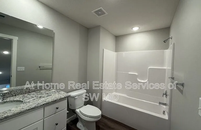1002 S Rimes Ave — Photo 7