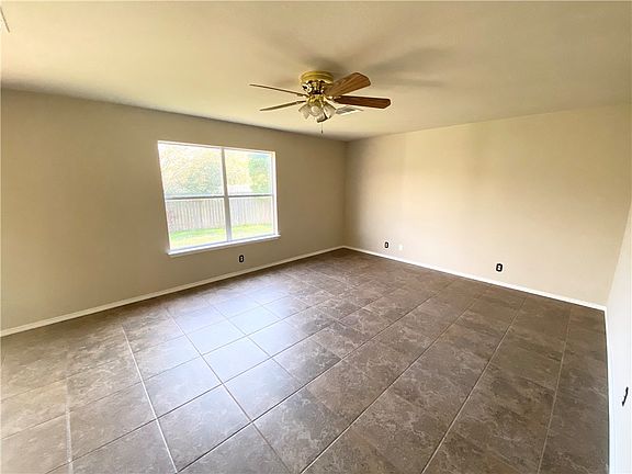 4th image of 1604 Lloydminister Way
