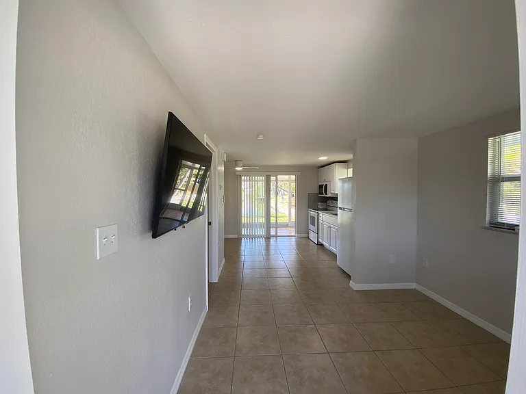3415 Palm Dr #1 — Photo 5