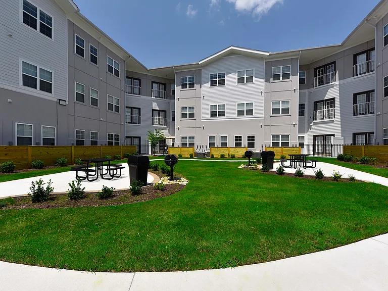 Lofts at Hillson — Photo 8