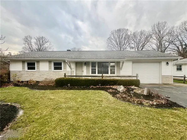 3432 S Raccoon Rd, Canfield, OH 44406