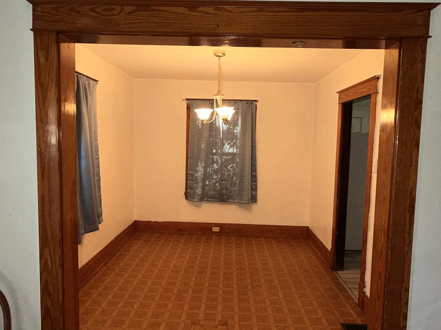 2 bed, 960 sqft, $1,200 — Photo 3