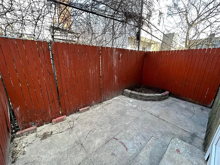 2519 W Gordon St — Photo 12
