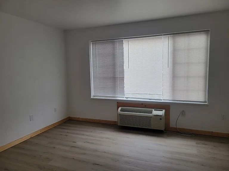 Ski Town Apartments — Photo 164
