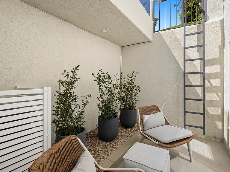 708 Iris Ave — Photo 17