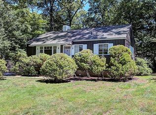 5 Lynwood Pl, East Haven, CT 06512