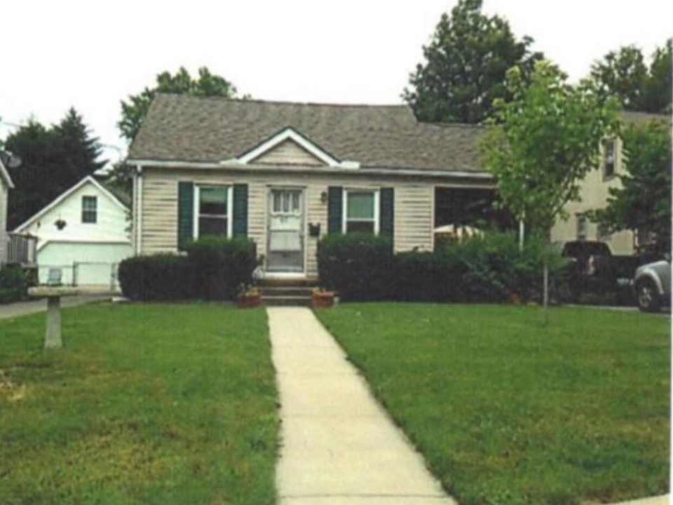 1st image of 211 Floral Park