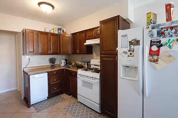 Rented by 18 REALTY | media 40