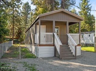 11776 N Hauser Lake Rd SPACE 17, Hauser, ID 83854