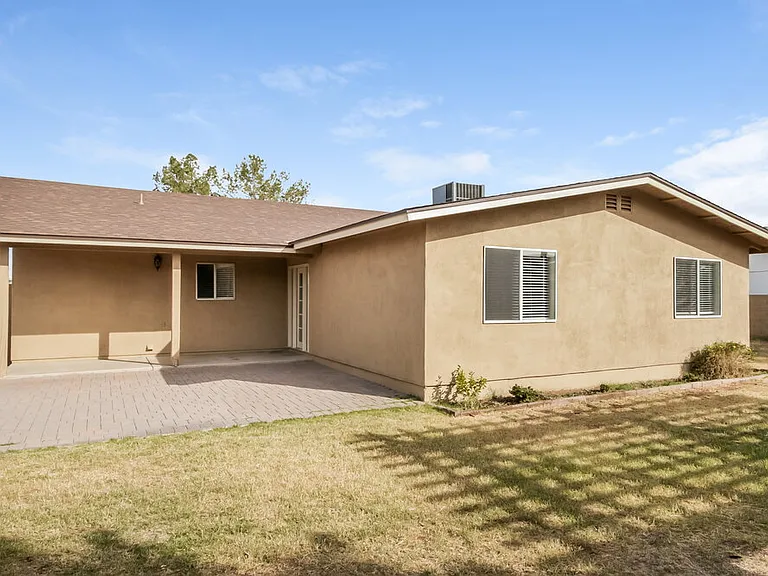 3421 E Dragoon Ave — Photo 16