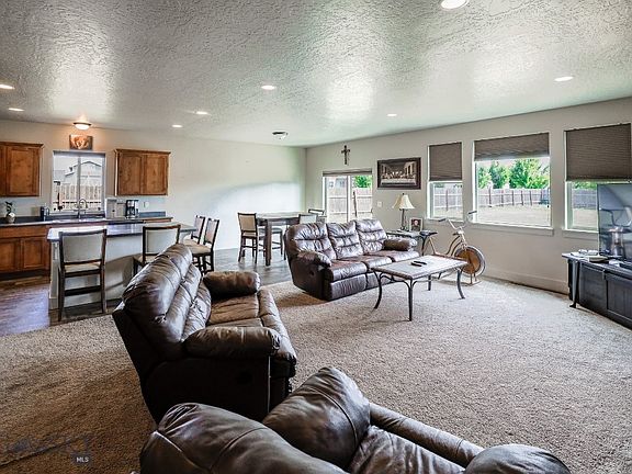 3rd image of 693 Cameron Loop