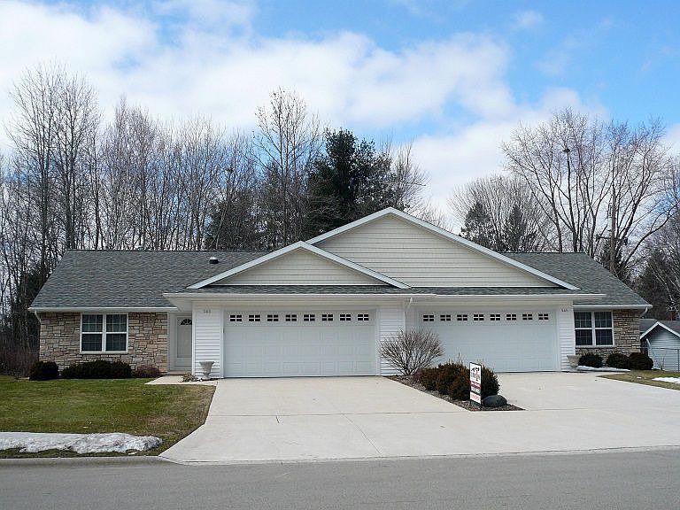 1st image of 943 Harwood Ave