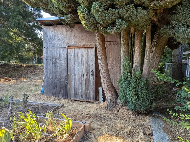 1326 Ivy Rd — Photo 11