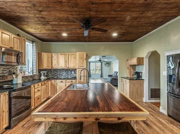 602 2nd St, Chattanooga, OK 73528