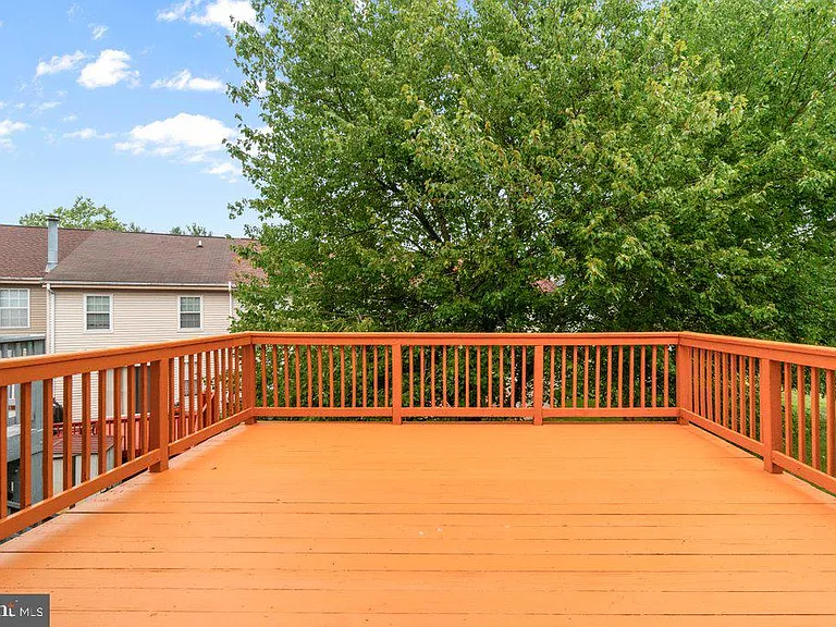 8 Wessex Ct — Photo 38