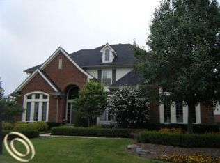 45685 S Lake Dr, Novi, MI 48377
