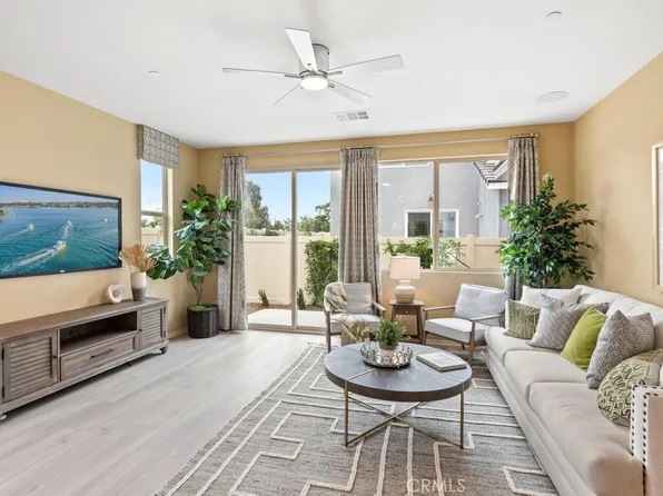 1732 Park Place Ln, Riverside, CA 92501