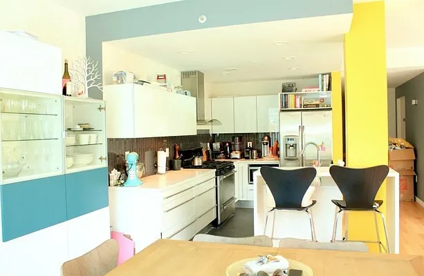 Rented by Bohemia Realty Group | media 27