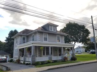 1132 Main St, Akron, PA 17501