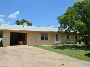 1201 Pecan St, Perry, OK 73077