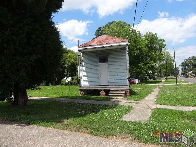 1st image of 121 Charles St