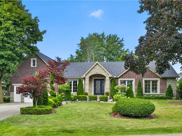 273 Savoy Cres, Oakville, ON L6L 1Y2