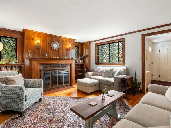 94 Grove St, Medford, MA 02155