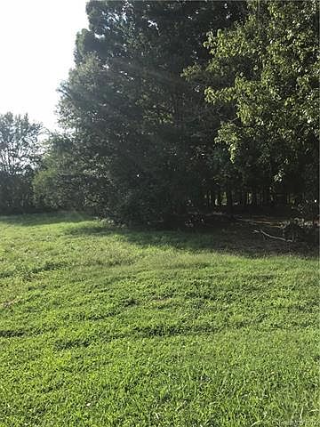 2nd image of 104 Verna Dr