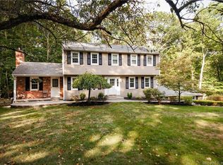18 Whitethorn Dr, Guilford, CT 06437