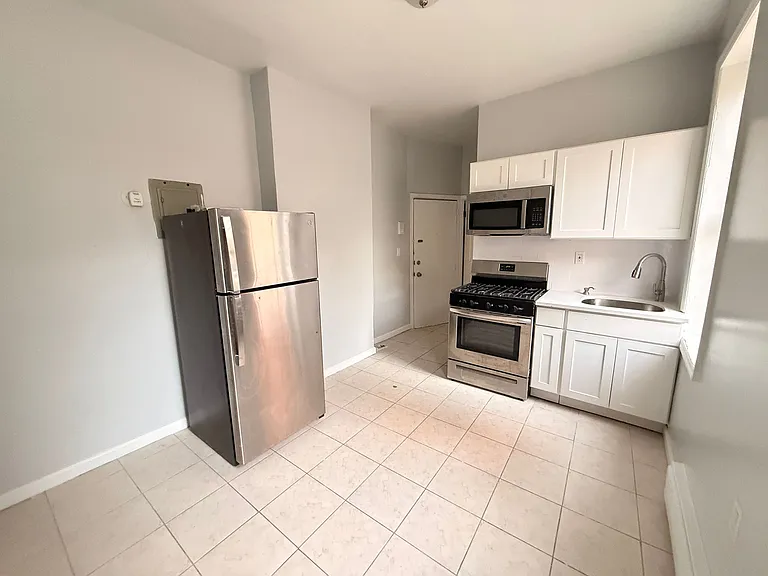 810 West St #2E — Photo 1