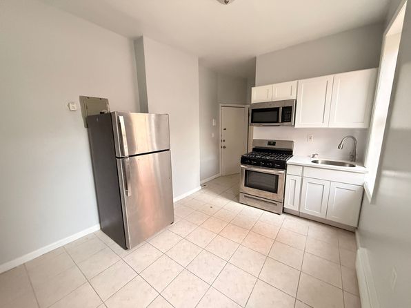 810 West St #2E