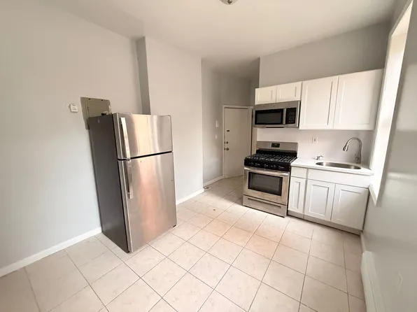 810 West St, Union City, NJ