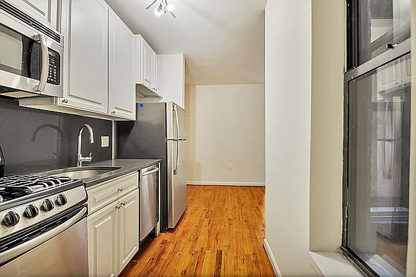 1st image of 404 E 63rd St APT 6