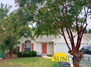 460 Rush Park Cir, Mary Esther, FL 32569