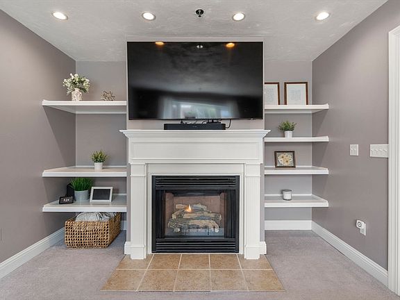4th image of 45 Sumner St #45