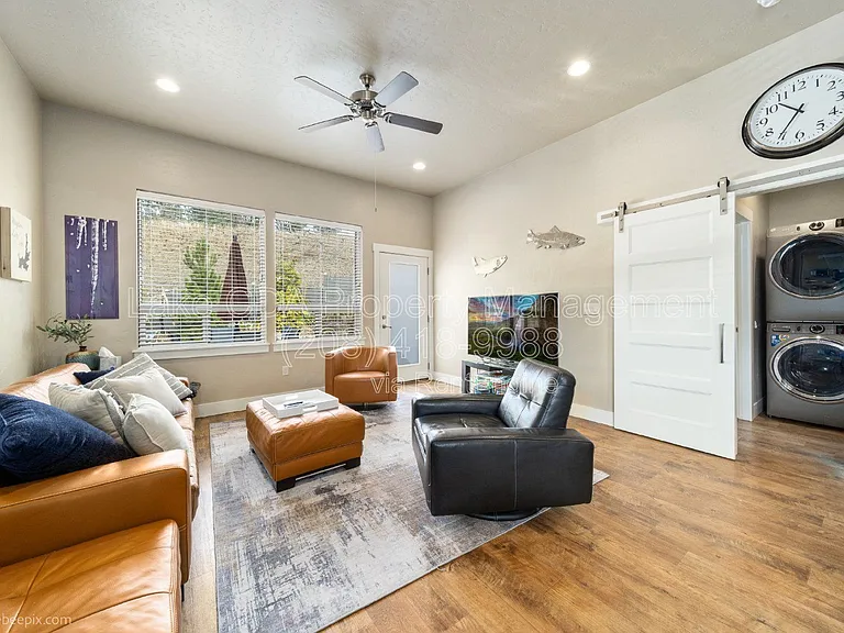 3343 N Rosalia Rd — Photo 18
