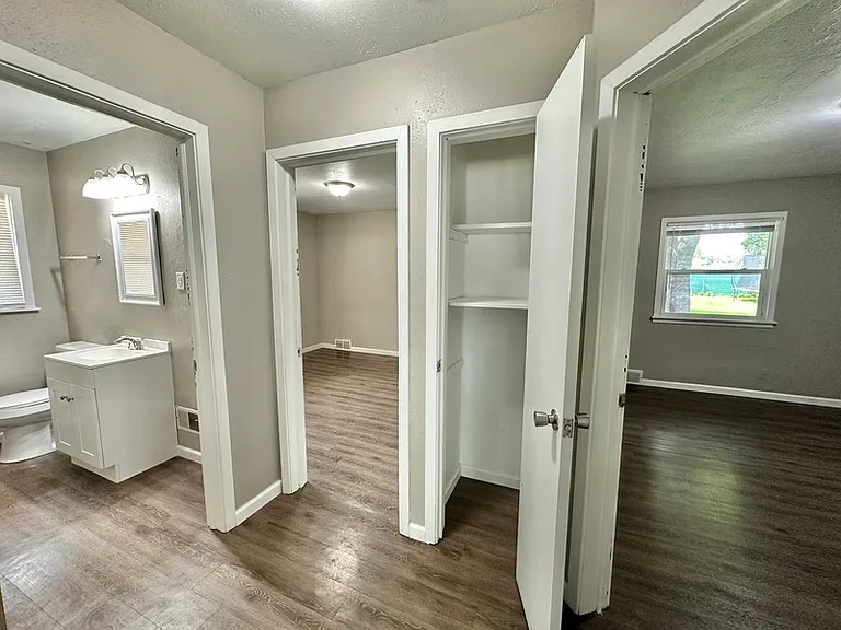842-844 15th Ave #844 — Photo 7