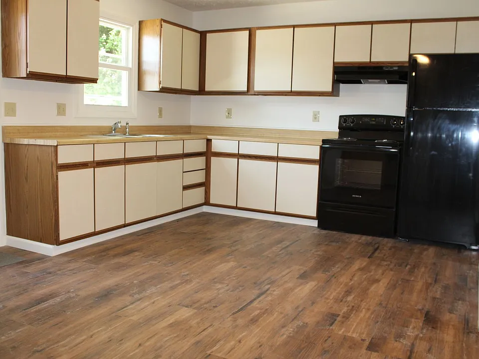 109 Twin Hills Rd #6