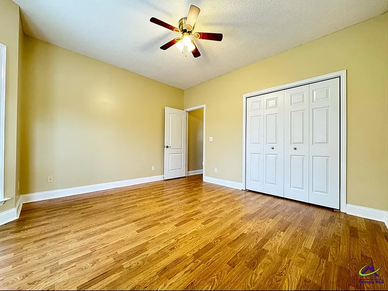 701 Victoria Cir — Photo 18