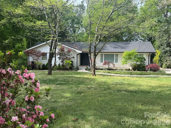 4640 Town And Country Dr, Charlotte, NC 28226